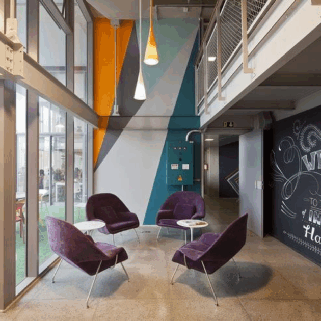 Lined Luxe Non-Woven Wallcovering (DC-22)